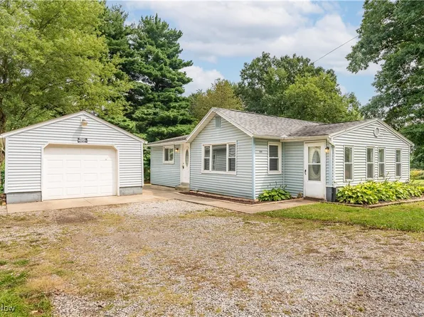 3878 Burke Ave, Louisville, OH 44641