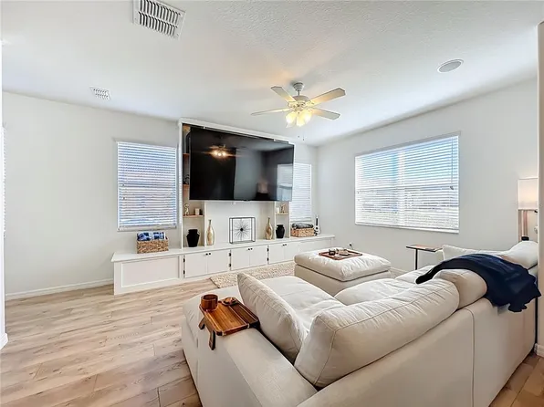 3341 Rodrick Cir, Orlando, FL 32824