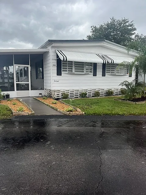 2 bed, 1020 sqft, $1,625 — Photo 1
