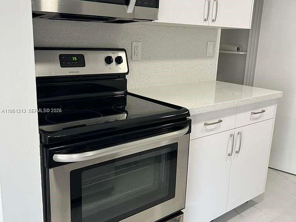 5th image of 309 S Royal Poinciana Blvd APT 304