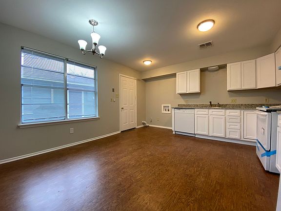 4th image of 7324 Sanger Ave Unit B