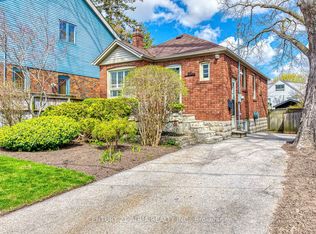 20 1/2 East Rd, Toronto, ON M1N 2A1