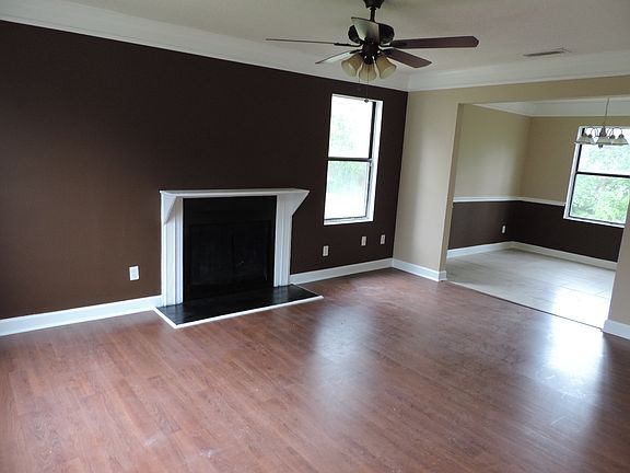 3rd image of 6313 Creekford Ln