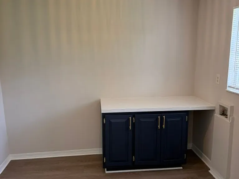 2375 Kirkwall St — Photo 10