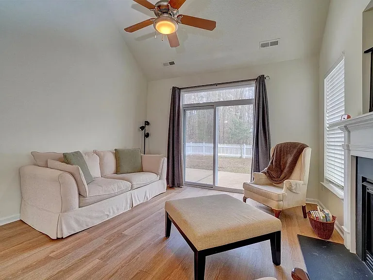 2230 Livingston St — Photo 5