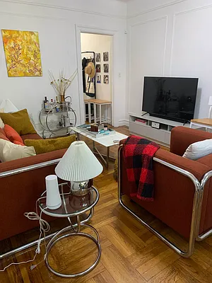 Rented by M.Grossman R.E. Management | media 22