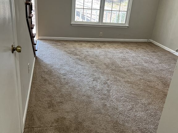 3rd image of 160 Hunters Ln #B