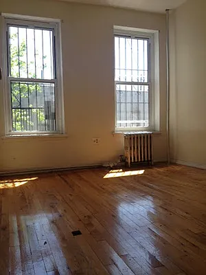 Rented by Premier Metro Realty Corp | media 2