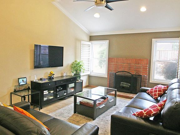 3rd image of 1555 Barberry Ct