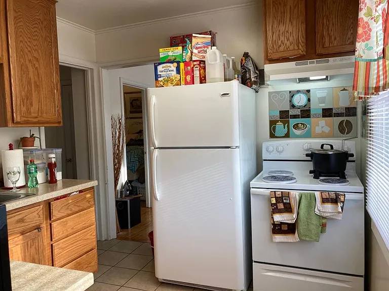 741 Rose Ave E #2 — Photo 5