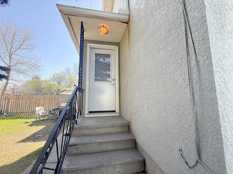 2536 16th St SE — Photo 2