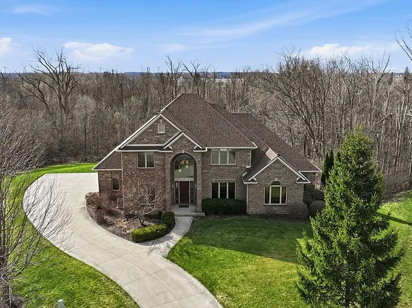 434 Royal Crest Dr, Fort Wayne, IN 46814