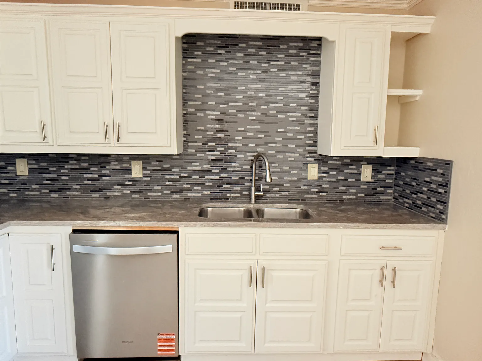 4 bed, 1708 sqft, $2,100 — Photo 3