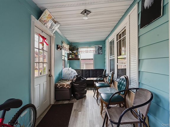 3rd image of 81 Fullerton Avenue