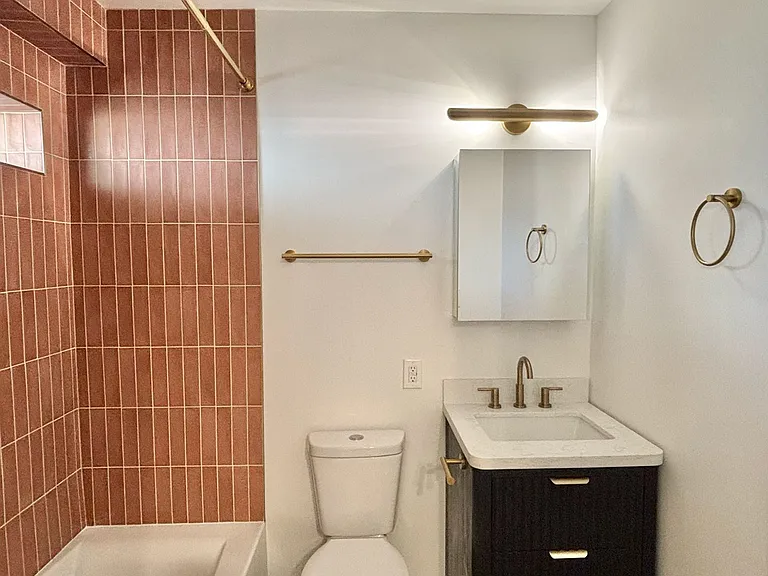 4941 York Blvd — Photo 16