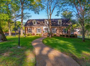 302 Stoneybrook Rd, Columbia, TN 38401