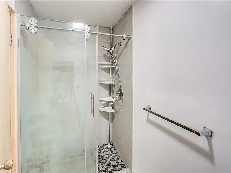 1420 Cedarwood Dr — Photo 2