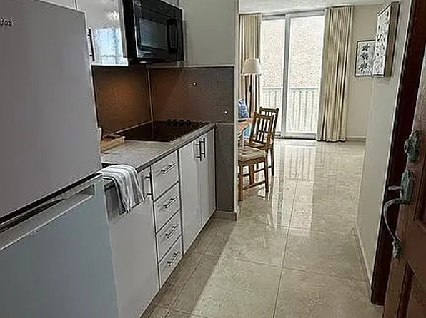 3511 Avenida Isla Verde #405, Carolina, PR 00979