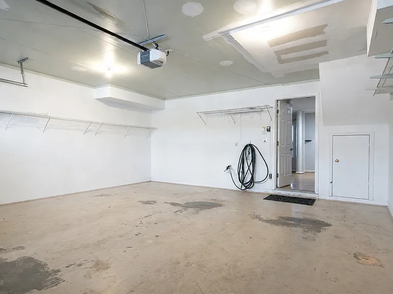 9423 Fields Rd — Photo 51