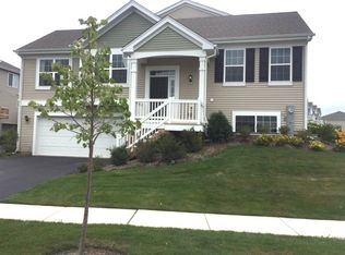 1684 Ruby Dr, Pingree Grove, IL 60140