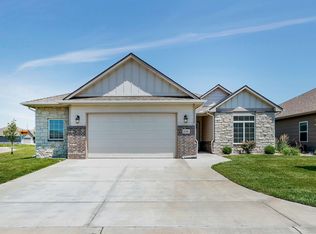 3730 N Lakeway Ct, Wichita, KS 67205