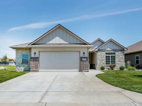 3730 N Lakeway Ct, Wichita, KS 67205