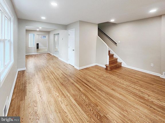 5th image of 606 Brandywine St SE