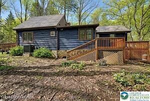 3rd image of 8 Buttonwood Rd