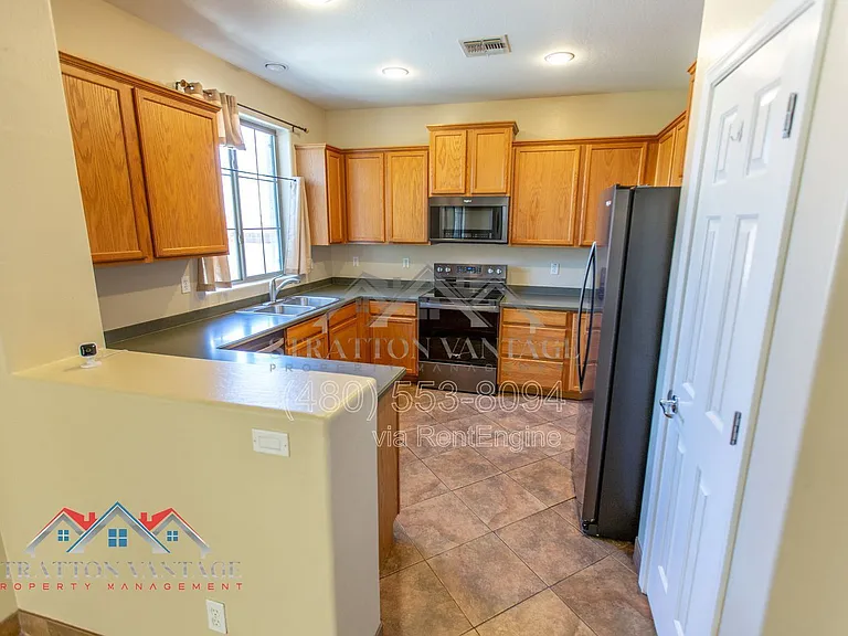9136 W Meadow Dr — Photo 10