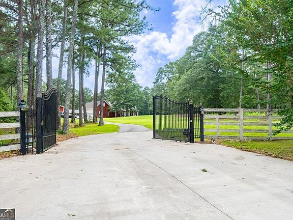 4th image of 978 Stark Rd