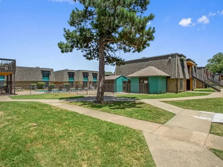 Radius Apartment Homes - $250 Off Move-in Costs! — Photo 8