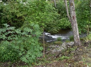 904 Hamlin Dr, Canyonville, OR 97417