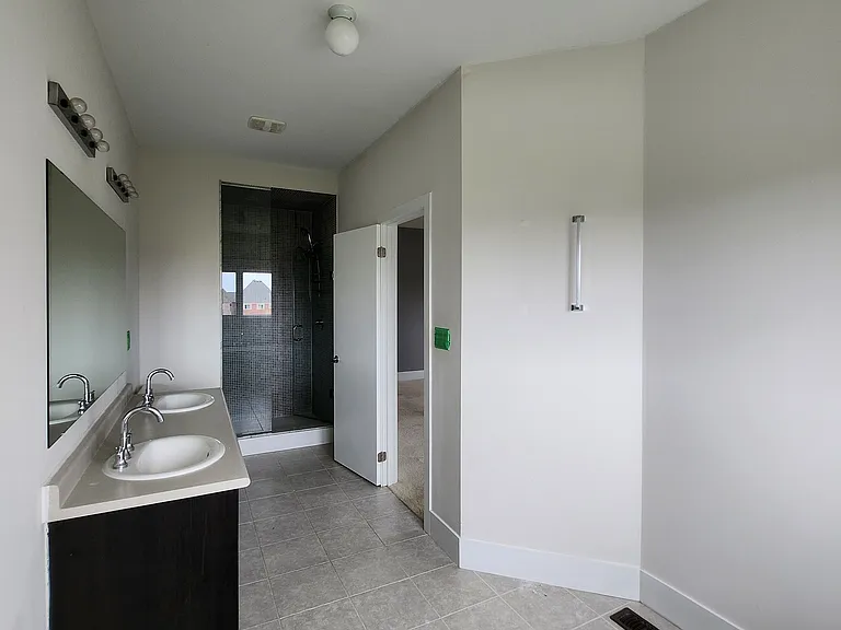 140 Elyse Ct — Photo 13