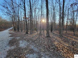 Wenzel Pl, Edwards, MO 65326