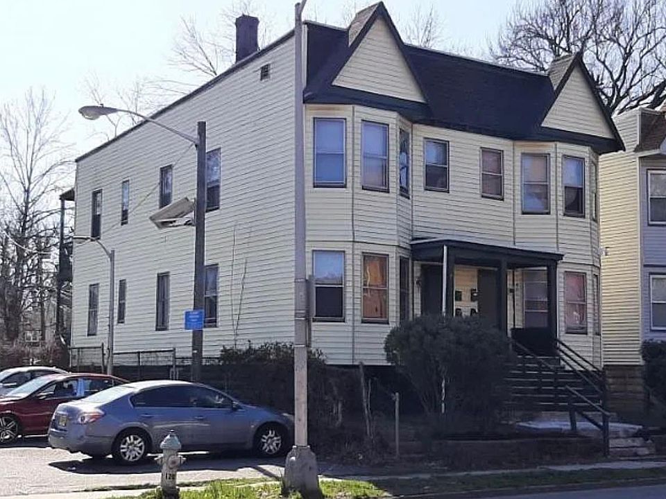 1st image of 72 Franklin St #2