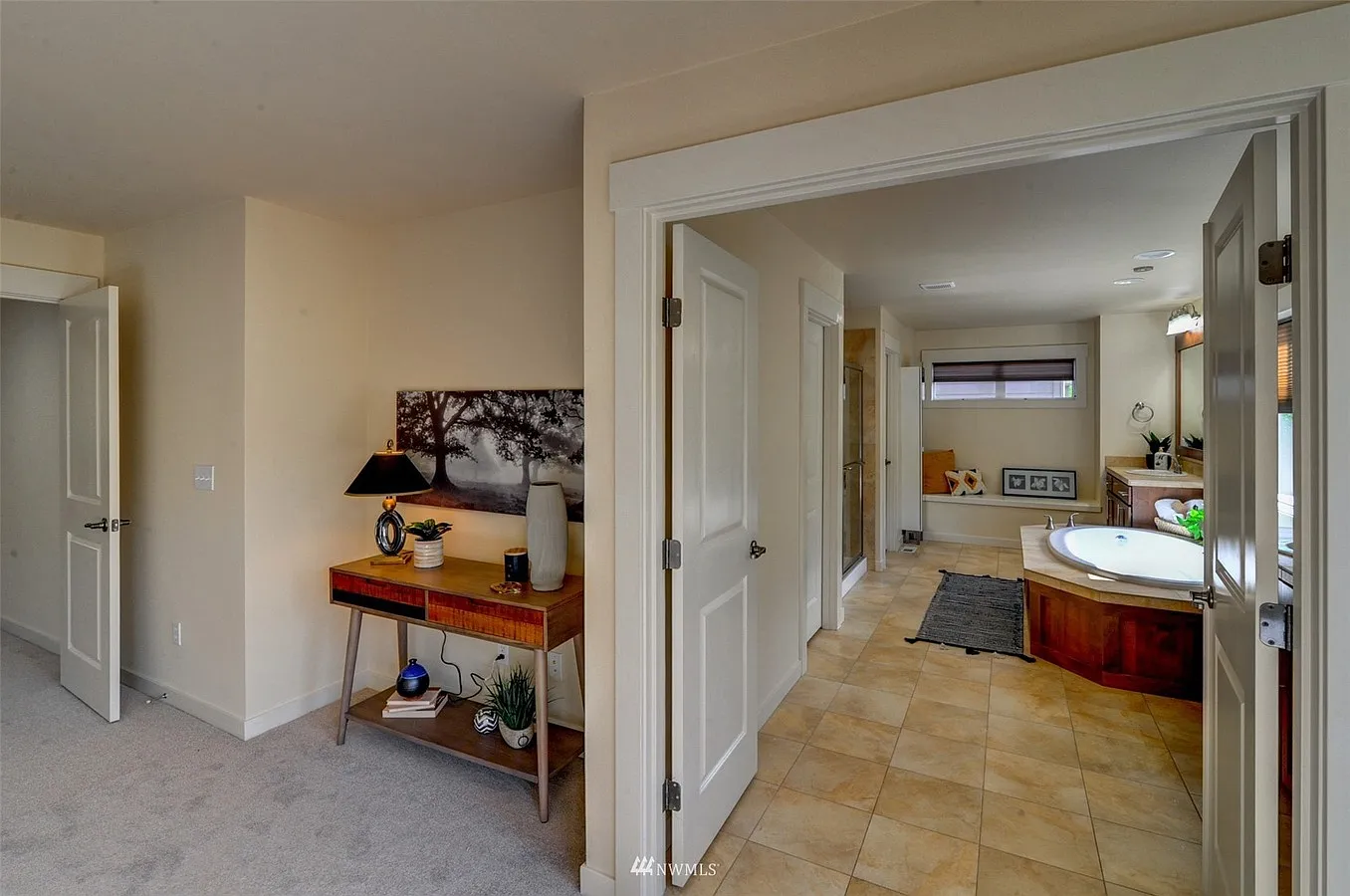 5 bed, 3280 sqft, $4,750 — Photo 4