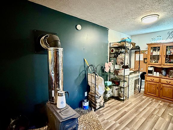 4th image of 1449 Price Bridge Rd