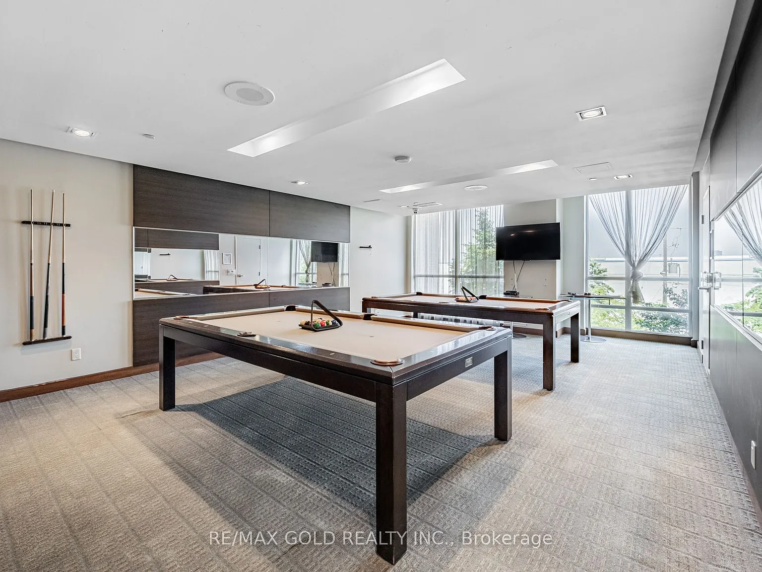 2 bed, $2,350 — Photo 2