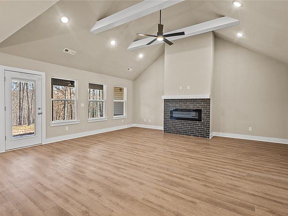 4th image of 31 Claxton Dr