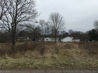 W Wadora Cir NW, North Canton, OH 44720