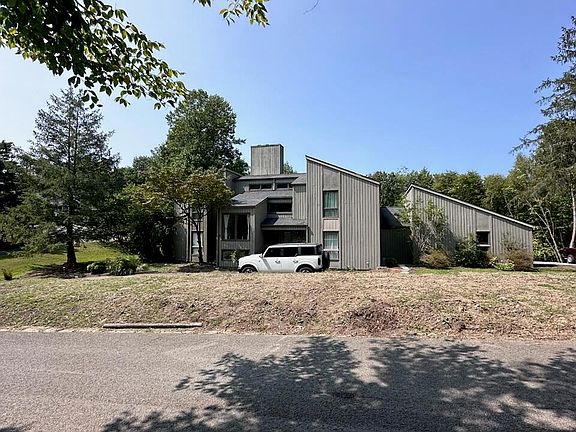 4th image of 23 Ennismore Dr