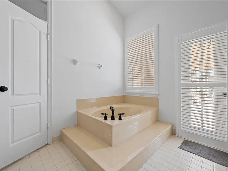 8738 Marlamoor Ln — Photo 24