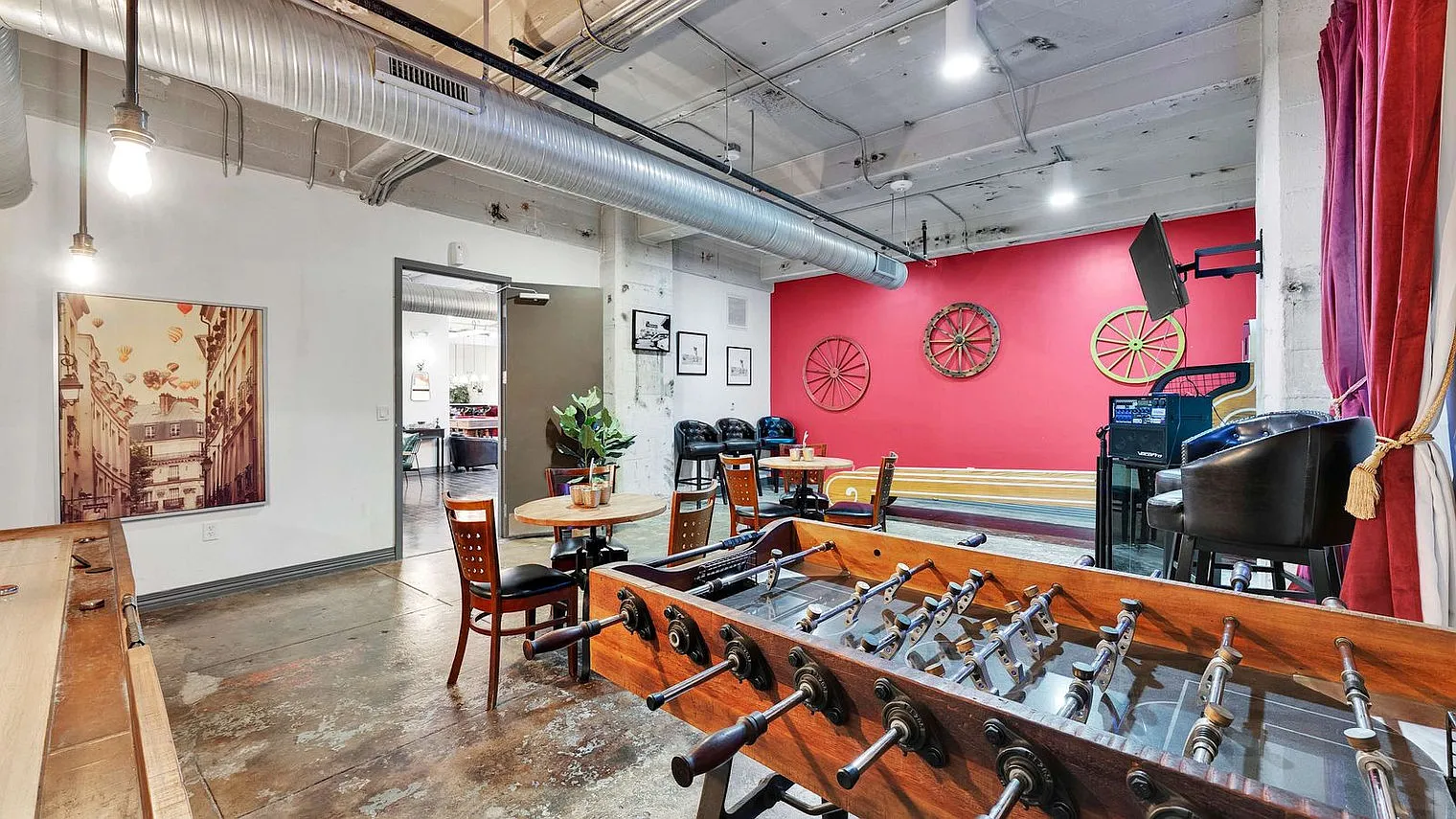 2 bed, 1.0 bath, $2,613 — Photo 2
