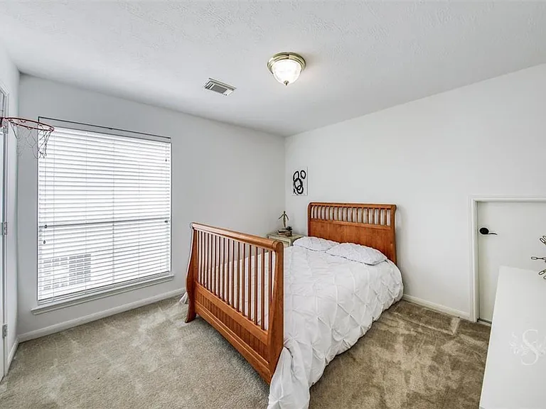 2211 Merrill Hills Cir — Photo 21