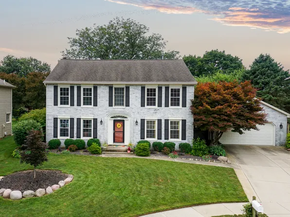 3 Brompton Ct, Bloomington, IL 61704