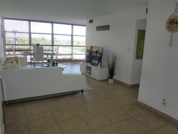 5th image of 801 Three Island Blvd #509