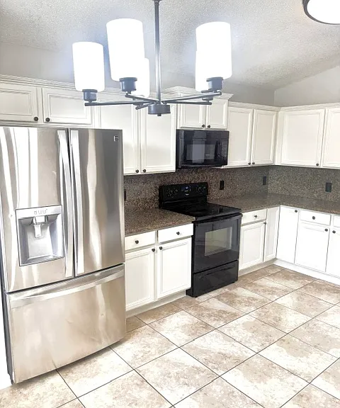 3329 Cypress Point Cir — Photo 6