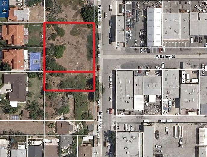 2nd image of 1141 Paraiso St