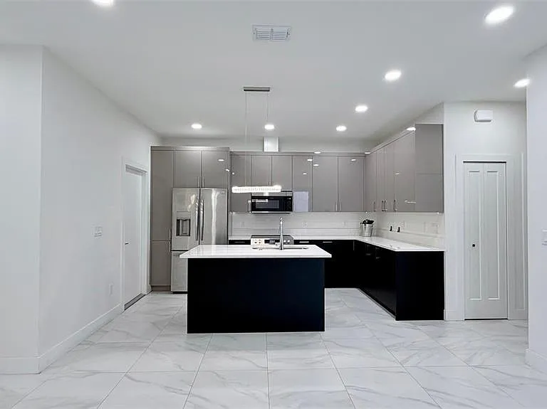 4106 N Thatcher Ave #B — Photo 7