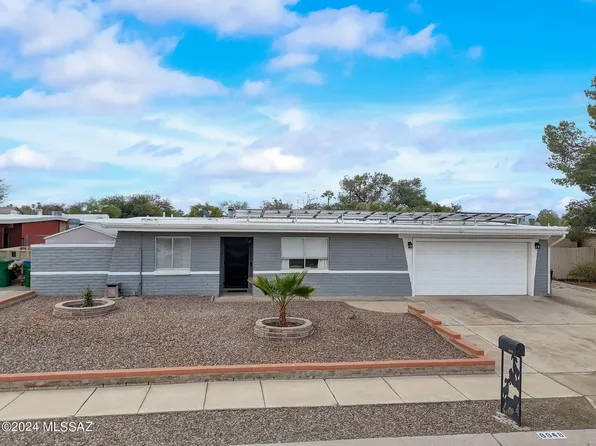 6948 N Northlight Dr, Tucson, AZ 85741